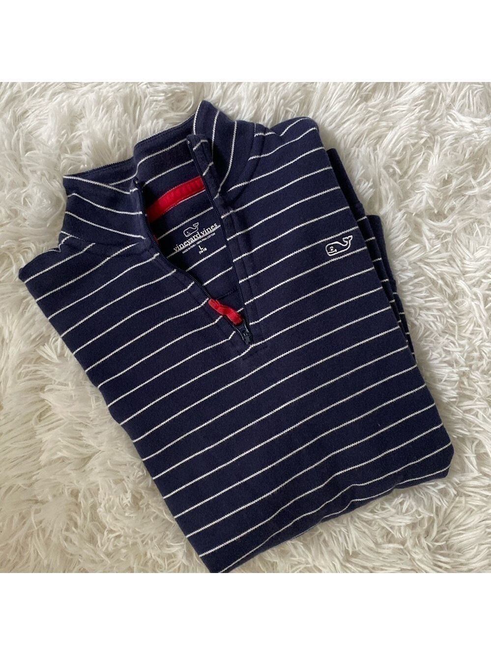 Vineyard Vines navy with white pin stripes sweatshirt pullover